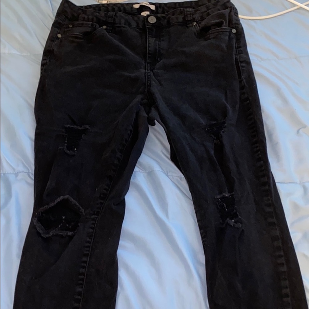 Black ripped Jeans